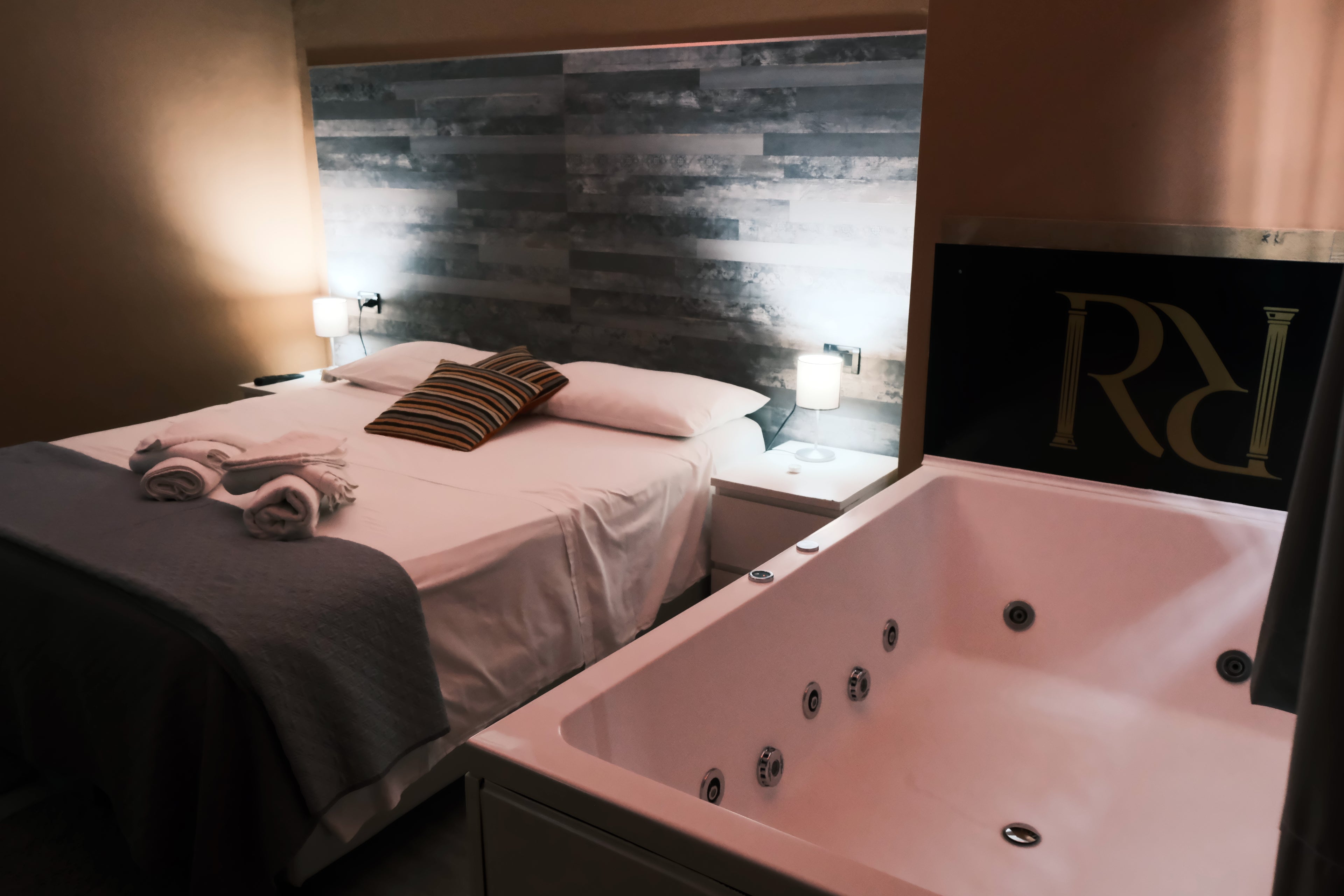 Suite con Jacuzzi – Pernottamento